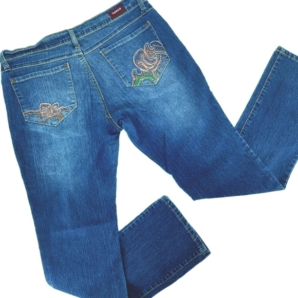 Neeso Women's / Jr's 13 Mid Embroidered Blue Jeans - Picture 1 of 14